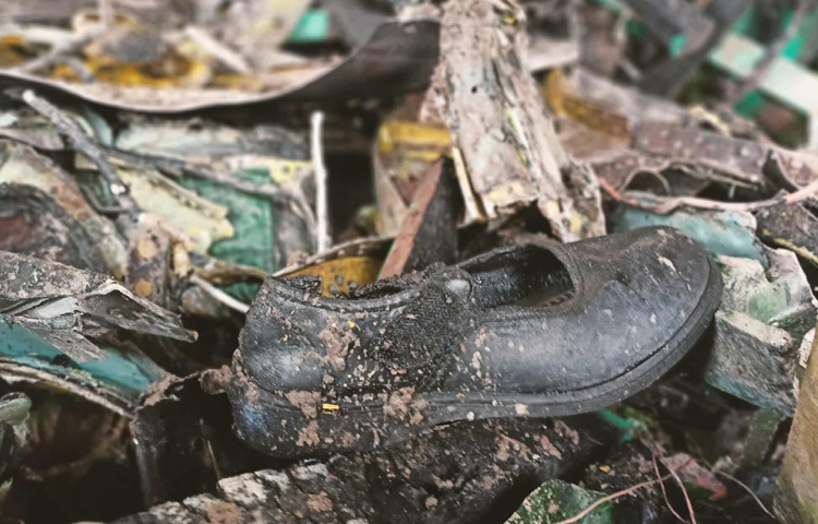 আগুনে পুড়ে গেছে কোমলমতি শিক্ষার্থী, রয়ে গেছে তার শেষ চিহ্ন।