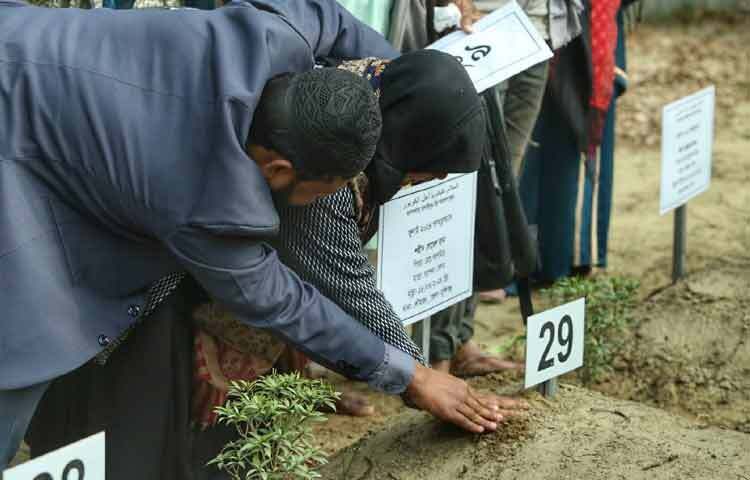 এর আগে ২০২৪ সালের জুলাই মাসে গণঅভ্যুত্থানে ঢাকার বিভিন্ন স্থানে শহীদ বহু ব্যক্তির মরদেহ অজ্ঞাতপরিচয় হিসেবে রায়েরবাজার কবরস্থানে দাফন করা হয়। পরবর্তীতে শহীদ পরিবারের দাবি ও ন্যায়বিচারের স্বার্থে মরদেহ উত্তোলন ও শনাক্তকরণের উদ্যোগ গ্রহণ করা হয়।