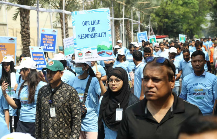 মাত্র নয় মাসের ব্যবধানে আমি এই এলাকা থেকে দুইবার নির্বাচিত হয়েছি। নির্বাচনের আগে এবং পরে এই এলাকার মানুষের অনেকগুলো দাবির মধ্যে একটি দাবি বারবার আমার কাছে তুলে ধরা হয়েছিল, সেটি হলো লেকগুলো পরিষ্কার করতে হবে। ছবি: মাহবুব আলম
