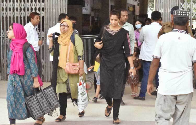 পবিত্র ঈদুল আজহার দশদিন আগে আগাম টিকিটের যাত্রা শুরু হবে ১২ জুন থেকে। ছবি: বিপ্লব দীক্ষিত