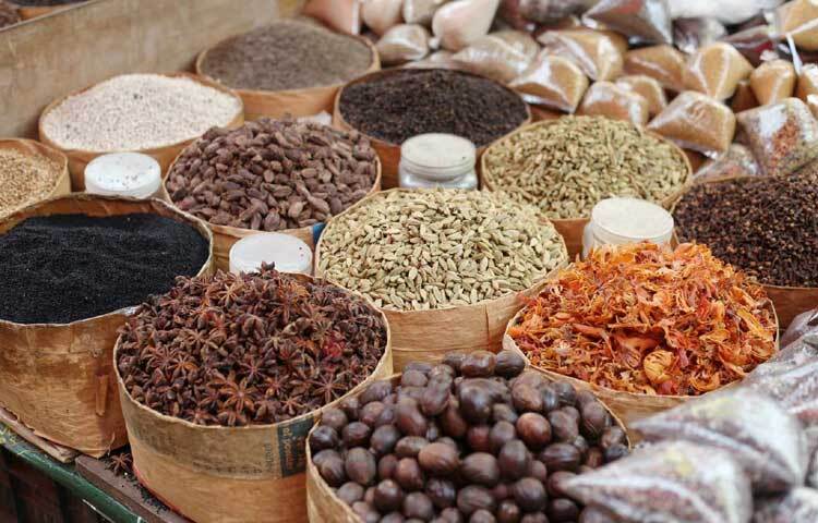 গোল মরিচ ১২০০ টাকা কেজি। ছবি: মাহবুব আলম