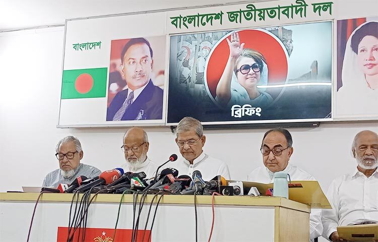 বিএনপি মহাসচিব মির্জা ফখরুল ইসলাম আলমগীর বলেছেন, কোটা সংস্কার আন্দোলন থেকে শুরু করে সর্বশেষ শেখ হাসিনার পদত্যাগের একদফা দাবিতে জুলাই-আগস্টের আন্দোলনে ৮৭৫ জন নিহত হয়েছে বলে একটি মানবাধিকার সংস্থার প্রতিবেদনে জানানো হয়েছে। এর মধ্যে ৪২২ জন বিএনপির নেতাকর্মী ও সমর্থক। ছবি: জাগো নিউজ