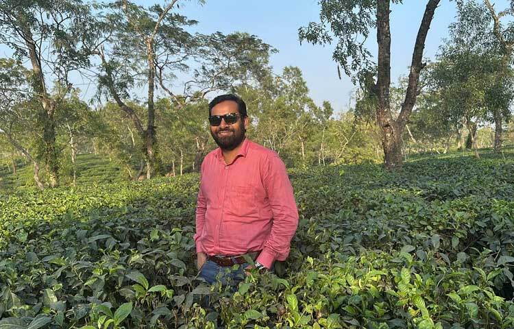 এমন সৌন্দর্য দেখে গাড়ি থামিয়ে ছবি বা সেলফি তুলতে বাধ্য হবেন যেকেউ।