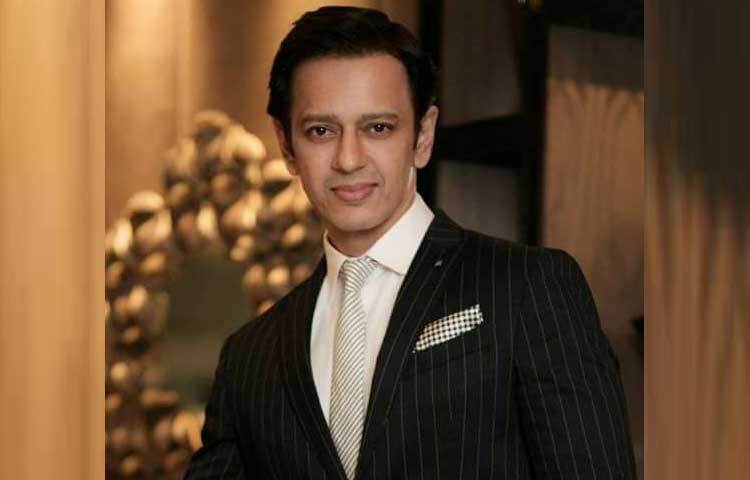 তাকে কেউ বলেন দেশের প্রথম সুপারস্টার মডেল, কেউ আবার মডেলিং জগতের রাজপুত্র বলে ডাকেন।