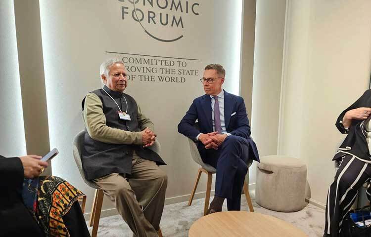 বাংলাদেশের অন্তর্বর্তী সরকারের প্রধান উপদেষ্টা ড. মুহাম্মদ ইউনূসের সঙ্গে দ্বিপক্ষীয় বৈঠক করেছেন ফিনল্যান্ডের প্রেসিডেন্ট আলেকজান্ডার স্টাব।