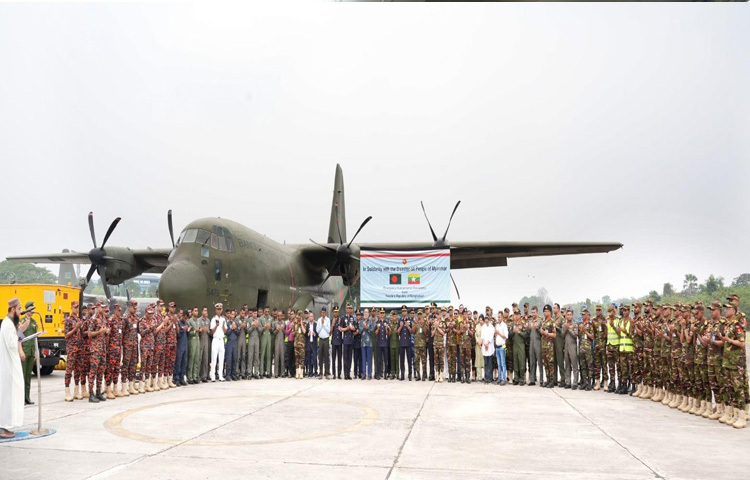 উদ্ধারকারী ও চিকিৎসকের মোট সংখ্যা ৫৫। এছাড়া তিনটি বিমানে ৩৭ জন ক্রু রয়েছেন।