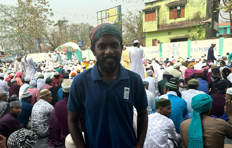 ‘সি টু সামিট’ অভিযানের আয়োজক বাংলা মাউন্টেনিয়ারিং অ্যান্ড ট্রেকিং ক্লাব। টাইটেল স্পন্সর দেশের শীর্ষস্থানীয় শিল্পগ্রুপ প্রাণ। সহযোগী স্পন্সর হিসেবে রয়েছে জাতিসংঘ উন্নয়ন কর্মসূচি (ইউএনডিপি), স্ন্যাকস পার্টনার মিস্টার নুডলস, গিয়ার পার্টনার মাকলু-ই-ট্রেডার্স নেপাল ও ওরাল হেলথ সিস্টেমা টুথব্রাশ, নিউজ পার্টনার জাগো নিউজ ও রেডিও পার্টনার জাগো এফএম।