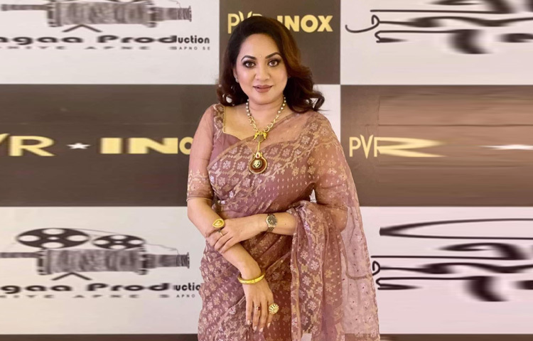 জামদানিতে ফ্রেমবন্দি হয়েছেন এক সময়ের জনপ্রিয় অভিনেত্রী তারিন।