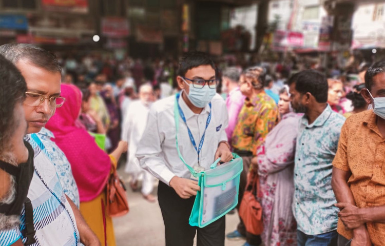 পরীক্ষার দিন হওয়ায় স্বাভাবিকভাবেই কিছুটা চাপা টেনশন কাজ করছিল সবার মুখে।