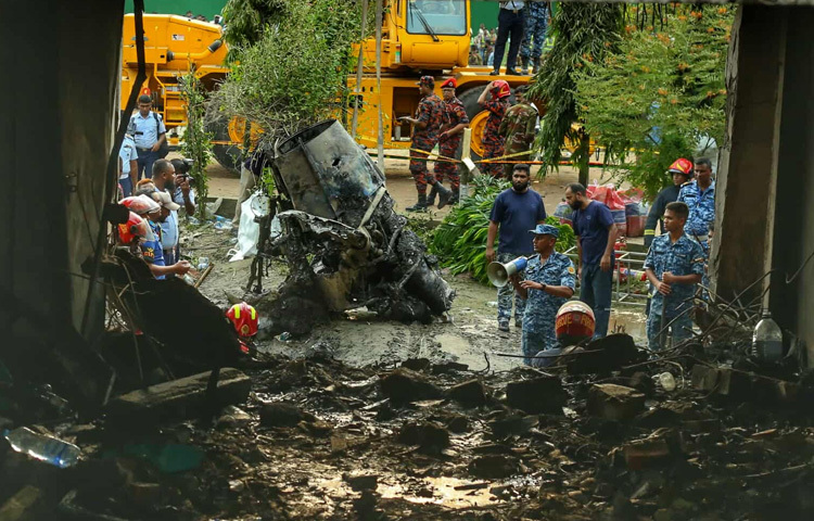 এই ঘটনায় শুধু ভবন নয়, ভেঙে পড়েছে শিক্ষার্থীদের মনোবলও। যারা প্রতিদিন সকালে ইউনিফর্ম পড়ে এই প্রতিষ্ঠানে ছুটে আসত, এখন তারা চোখে-মুখে ভয় আর অনিশ্চয়তা।