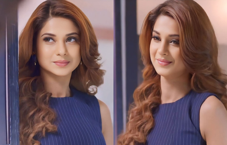 কখনও ট্রেন্ডি, কখনও এক্সপেরিমেন্টাল, কখনও বা ক্লাসিক সবধরনের লুকে নিজস্বতা রাখেন তিনি।