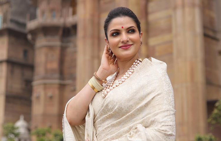 তনুশ্রী চক্রবর্তী শুধু রূপের মায়ায় বাঁচা এক নায়িকার নাম নয়। তিনি সাহসী, সচেতন, সংবেদনশীল এক মানুষ। যিনি জানেন কোথায় ‘না’ বলতে হয়, কোথায় নিজের স্বরটা জোরালো করে তুলতে হয়। তার অভিনয় যেমন নীরব সংলাপেও কথা বলে, তেমনি তার জীবনযাপনও হয়ে ওঠে অনুপ্রেরণার এক গল্প।