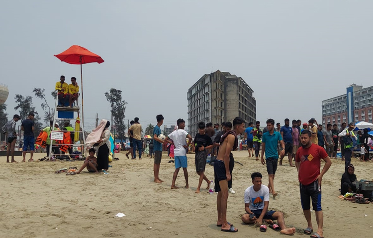 জানা যায়, গরমে তারকা হোটেলগুলো নিদিষ্ট ভাড়ায় ছাড় দিচ্ছে। ছবি: সায়ীদ আলমগীর