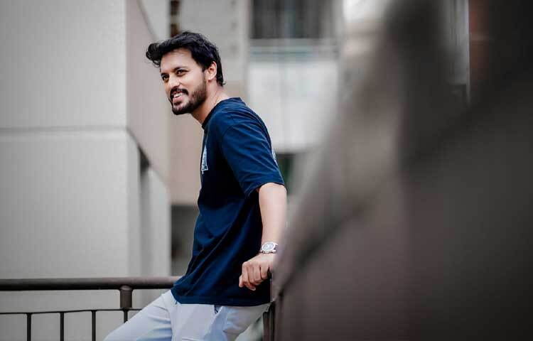 ‘মন জানে না মনের ঠিকানা’ ও ‘ভালোবাসা এমনই হয়’ নামের দুটি সিনেমায় অভিনয় করেন তিনি। তবে প্রচারের অভাবে তার অভিনীত দুটি সিনেমাই  আলোর পেছনে রয়ে গেছে।