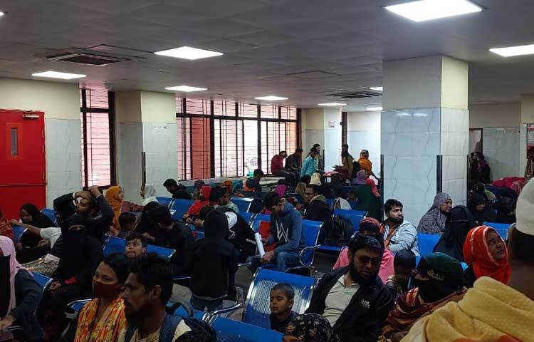 বেশি রোগীর চাপে চিকিৎসক ও কর্মকর্তাদেরও হিমশিম অবস্থা। কাঙ্ক্ষিত সেবা নিশ্চিত করা যায় না। অসন্তুষ্টি নিয়েই ফিরে যেতে হয় অনেক রোগীকে।