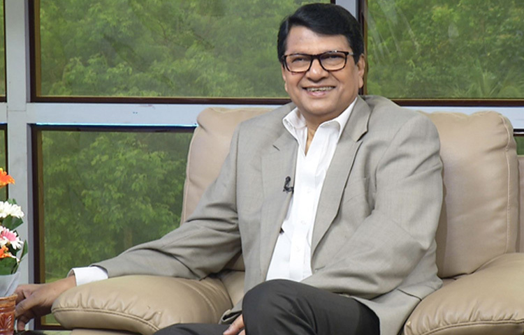 সামাজিক, পারিবারিক, অ্যাকশন, রোমান্টিক ধাঁচের সিনেমায় বাহারি সব চরিত্রে দেখিয়েছেন মুনশিয়ানা।