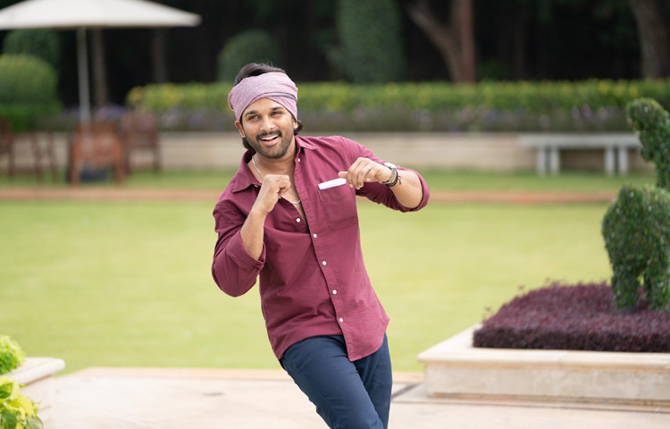 টাইমস অব ইন্ডিয়া আল্লু আর্জুনের নাচের প্রশংসা করে লেখে যে, সে শুধুমাত্র টলিউড নয়, ভারতেরও সেরা নাচিয়ে।