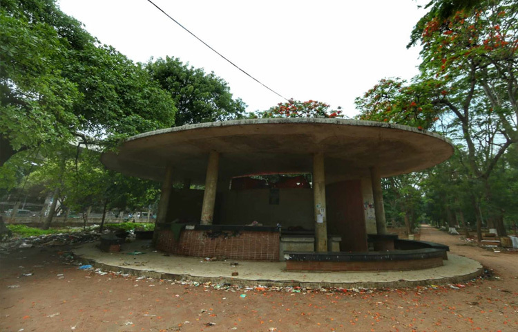 ঢাকা দক্ষিণ সিটি করপোরেশন ও আইনশৃঙ্খলা বাহিনীর যৌথ উদ্যোগে শুরু হয় উচ্ছেদ অভিযান।