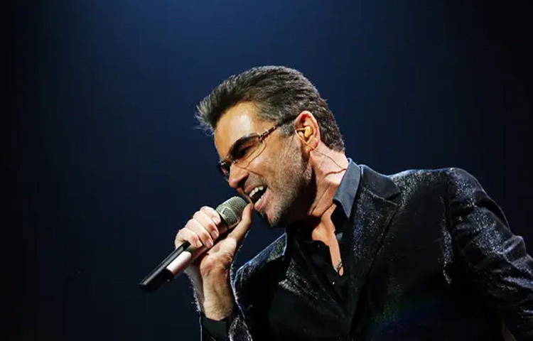 ‘আউটসাইড’, ‘শুট দ্যা ডগ’ কিংবা ‘প্রেয়ার ফর টাইম’ হয়ে ওঠে সামাজিক বঞ্চনা, রাজনৈতিক অবিচারের বিরুদ্ধে জবাব।