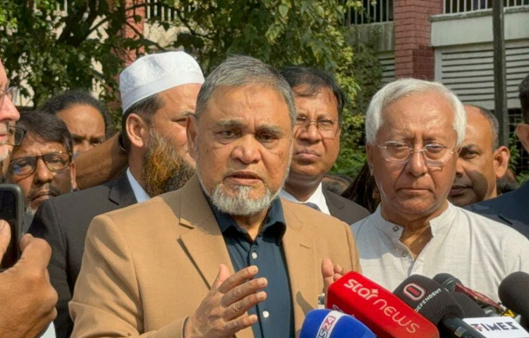 ত্রয়োদশ জাতীয় সংসদ নির্বাচনের তফসিল ডিসেম্বর মাসের দ্বিতীয় সপ্তাহে ঘোষণা করা হবে বলে জানিয়েছেন প্রধান নির্বাচন কমিশনার (সিইসি) এএমএম নাসির উদ্দিন। ছবি: মফিজুল সাদিক