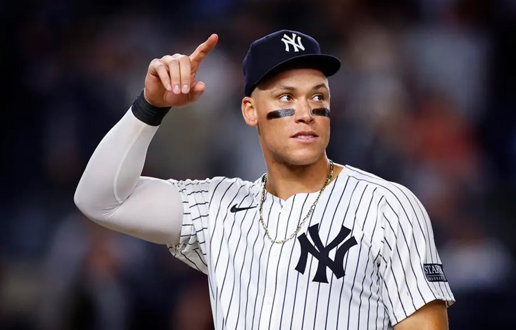 তার শারীরিক গঠন এবং ক্ষমতা ছিল বিশাল, যা তাকে অন্য খেলোয়াড়দের তুলনায় অনেকটাই এগিয়ে রাখে। তবে খেলার প্রতি অদম্য ভালবাসা এবং মনোযোগ তাকে পৃথিবীর অন্যতম সেরা বেসবল খেলোয়াড় বানিয়েছে।