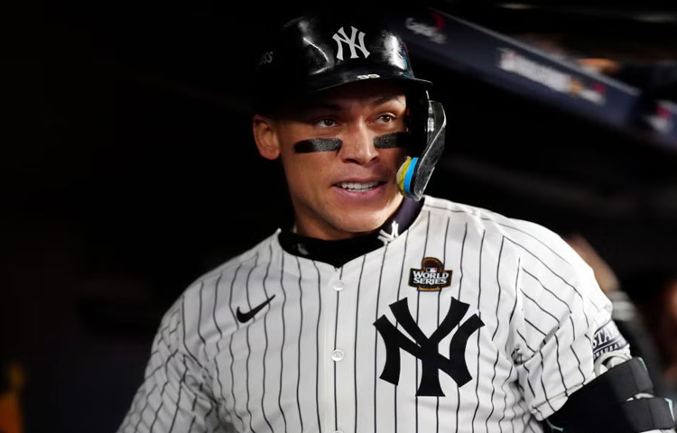 শুধু খেলোয়াড় হিসেবেই নয়, একজন চরিত্রবান মানুষ হিসেবেও তার বিশেষ অবদান রয়েছে। ফিলানথ্রপিস্ট হিসেবে তিনি সমাজসেবামূলক কাজে অংশ নিয়েছেন এবং নানা সংস্থার সঙ্গে যুক্ত থেকেছেন।