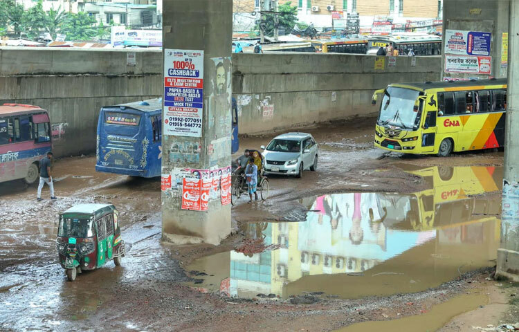 এই সড়ক সংস্কারের দাবি শুধু স্থানীয় মানুষের নয়, যে কোনো পথচারী ও চালক স্বচ্ছন্দে চলাচল করতে চাই-এটাই প্রধান চ্যালেঞ্জ।