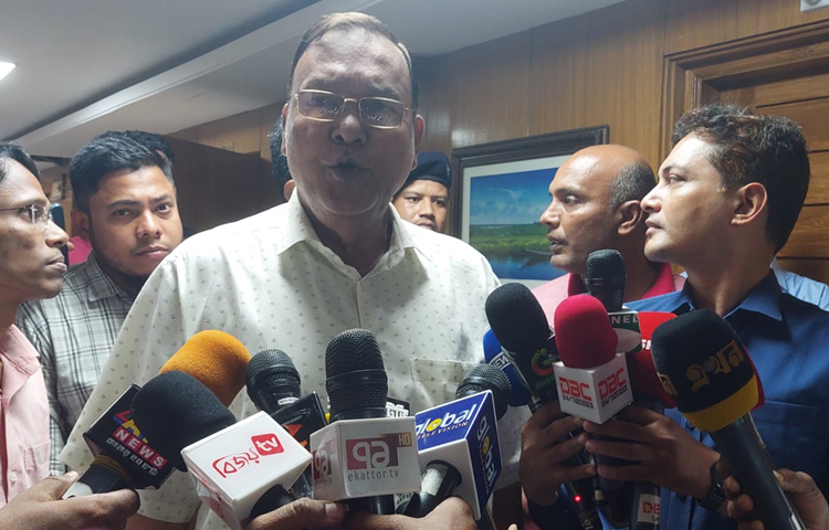 চীন থেকে ডিসকাউন্ট মূল্যে কৃষি যন্ত্রপাতি আমদানি আরও বাড়ানো হবে বলে জানিয়েছেন কৃষিমন্ত্রী ড. আব্দুস শহীদ। ছবি: জাগো নিউজ