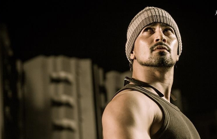 সুমন দীর্ঘদিন অস্ট্রেলিয়ায় ছিলেন। ২০১১ সালে তিনি অস্ট্রেলিয়া থেকে ঢাকায় আসেন।