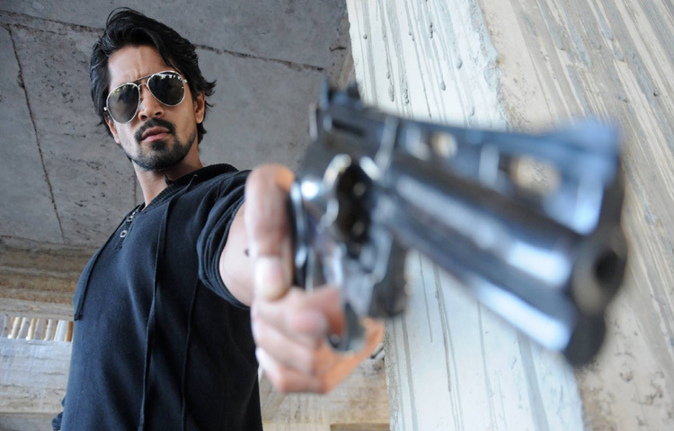 তার ক্যারিয়ারে বড় বাঁক আসে ‘ঢাকা অ্যাটাক’ সিনেমার পর। পুলিশ অফিসারের চরিত্রে সাবলীল অভিনয় করে নজর কাড়েন দর্শক-সমালোচক সবার।