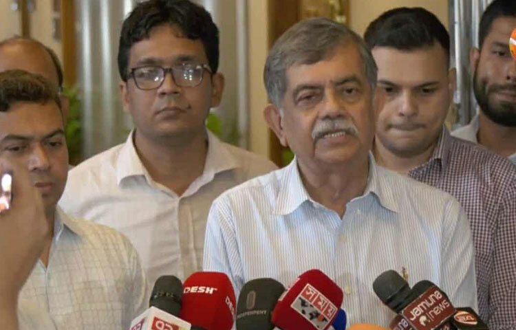 দেশের বিভিন্ন পাবলিক বিশ্ববিদ্যালয়ে অস্থিরতা নিয়ে ‘উদ্বিগ্ন’ বলে জানিয়েছেন শিক্ষা উপদেষ্টা চৌধুরী রফিকুল (সি আর) আবরার। ছবি: হাসান আদিব