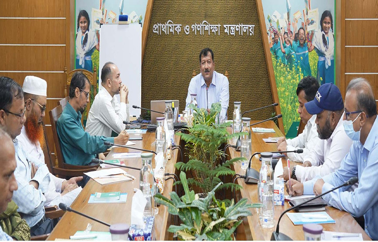 মন্ত্রণালয়ের সম্মেলনকক্ষে মন্ত্রণালয়ের প্রথম শ্রেণির কর্মকর্তাদের নিয়োগ ও পদোন্নতি বিষয়ক প্রশিক্ষণের উদ্বোধন অনুষ্ঠানে বক্তৃতা করেন প্রাথমিক ও গণশিক্ষা মন্ত্রণালয়ের সচিব আবু তাহের মো. মাসুদ রানা। ছবি: পিআইডি