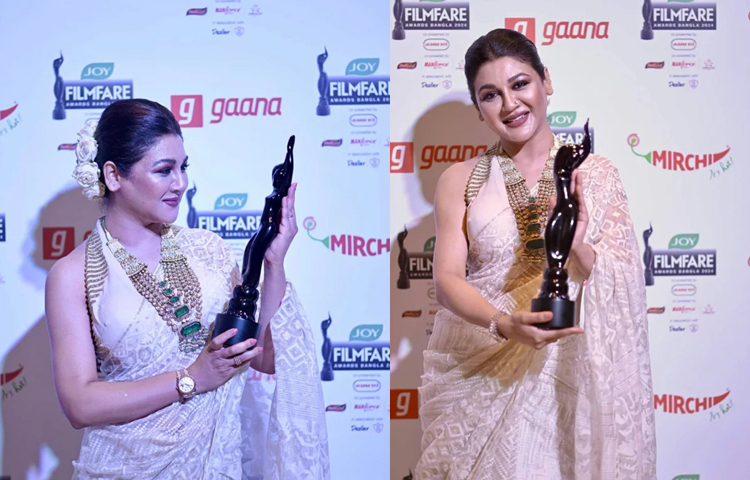 ‘অর্ধাঙ্গিনী’তে অভিনয় করে সেরা সহ–অভিনেত্রীর পুরষ্কার জিতেছেন দুই বাংলার জনপ্রিয় অভিনেত্রী জয়া আহসান। ছবি: ফেসবুক