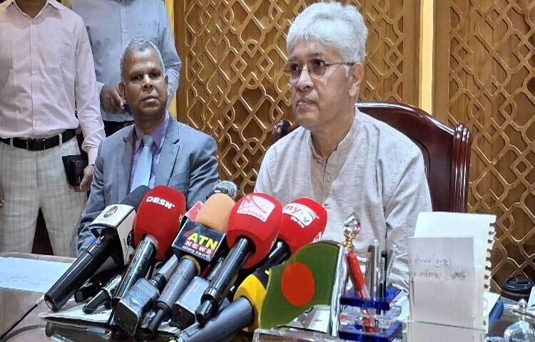 নতুন সরকারের মন্ত্রী, প্রতিমন্ত্রী ও উপমন্ত্রীদের জন্য ৩৭টি বাড়ি বা বাসা প্রস্তুত করা হয়েছে বলে জানিয়েছেন অন্তর্বর্তী সরকারের গৃহায়ণ ও গণপূর্ত উপদেষ্টা আদিলুর রহমান খান।