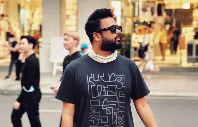 ১৯৮৭ সালের এই দিনে টাঙ্গাইলে জন্ম তার। তিনি বাংলাদেশের তরুণ নির্মাতাদের অনুপ্রেরণার প্রতীক। ৩৮ বছরে পা রাখা এই নির্মাতা দেখিয়ে দিয়েছেন, সংবেদনশীলতা আর বাস্তবতার মেলবন্ধন কীভাবে গল্প বলে।