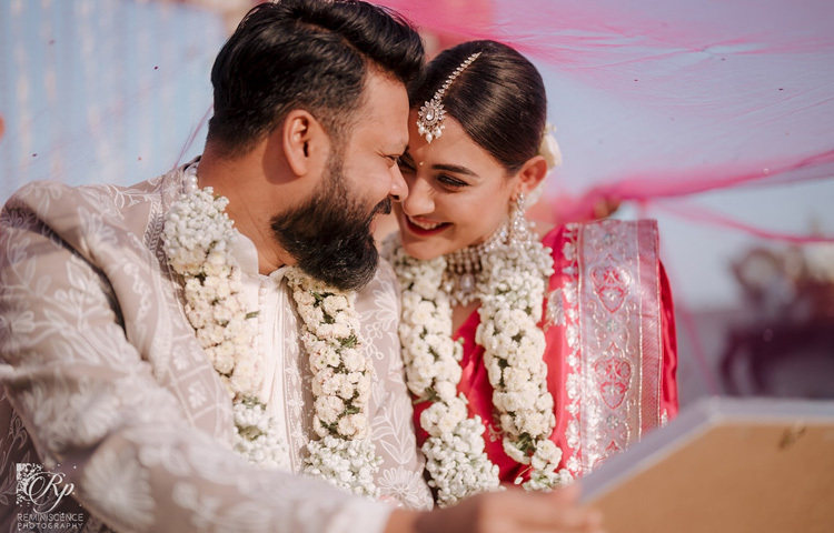 ২০২৫ সালের ১৪ ফেব্রুয়ারি ভালোবাসা দিবসে তিনি অভিনেত্রী মেহজাবীন চৌধুরীর সঙ্গে বিবাহবন্ধনে আবদ্ধ হন।