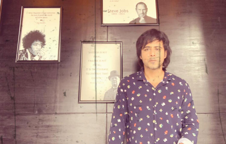 তার পরিশ্রম, অধ্যবসায় আর অভিনয় শেখার আগ্রহই তাকে সামনে এগিয়ে নিয়ে আসে। অল্প সময়েই তিনি টেলিভিশন নাটকে নিয়মিত হতে থাকেন। প্রতিটি কাজেই নতুন এক নিশো, নতুন এক চরিত্র, নতুন এক মানসিকতা।