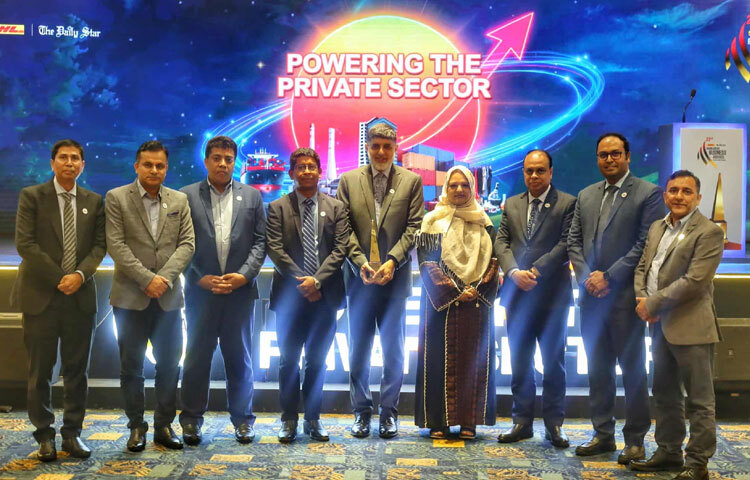 তিনি ছাড়াও দেশের পাঁচ ব্যক্তি ও ব্যবসা প্রতিষ্ঠানকে এ সম্মাননা দেওয়া হয়েছে। ‘বাংলাদেশ বিজনেস অ্যাওয়ার্ড ২০২৪’ শীর্ষক এ সম্মাননা দিয়েছে আন্তর্জাতিক লজিস্টিক প্রতিষ্ঠান ডিএইচএল ও ইংরেজি দৈনিক দ্য ডেইলি স্টার।