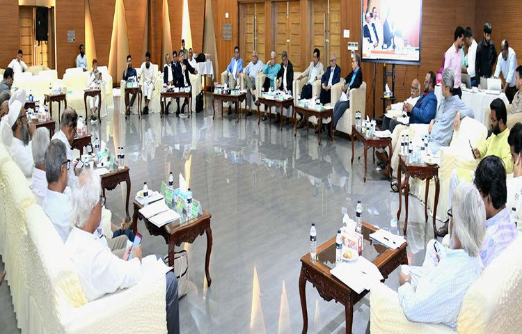 ঢাকায় ফরেন সার্ভিস একাডেমিতে জাতীয় ঐকমত্য কমিশনের সঙ্গে বিভিন্ন রাজনৈতিক দলের দ্বিতীয় পর্যায়ের ২৩তম দিনের আলোচনা অনুষ্ঠিত হয়। এসময় কমিশনের সহ-সভাপতি অধ্যাপক আলী রীয়াজ উপস্থিত ছিলেন। ছবি: পিআইডি