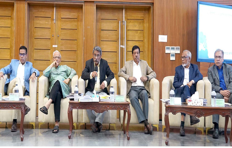 ঢাকায় ফরেন সার্ভিস একাডেমিতে জাতীয় ঐকমত্য কমিশনের সঙ্গে বিভিন্ন রাজনৈতিক দলের দ্বিতীয় পর্যায়ের ১৮তম দিনের আলোচনা অনুষ্ঠিত হয়। এসময় কমিশনের সহ-সভাপতি অধ্যাপক আলী রীয়াজ উপস্থিত ছিলেন। ছবি: পিআইডি