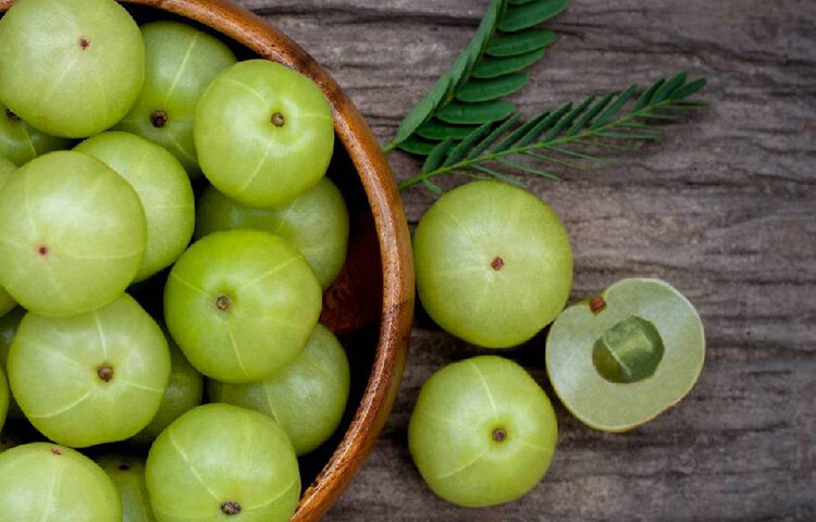 আমলকীর রস কোষ্ঠকাঠিন্য ও পাইলসের সমস্যা দূর করতে পারে। এছাড়াও এটি পেটের গোলযোগ ও বদহজম রুখতে সাহায্য করে লিভারও ভালো রাখে।