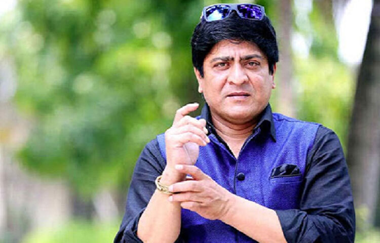 সময়ের সাথে তিনি নায়ক থেকে খলনায়কের শক্তিশালী অভিব্যক্তি হয়ে উঠেছেন, বিশেষ করে ‘ভালোবাসার রং’ চলচ্চিত্রে তার ‘তুফান’ চরিত্রে অভিনয়ের জন্য বাচসাস পুরস্কার অর্জন করেন।