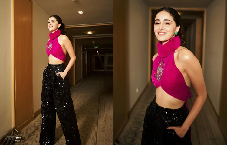 সম্প্রতি গোলাপি রঙের ব্রালেট ও কালো প্যান্টে ফ্যাশন গোল সেট করলেন অনন্যা। ছবি: ফেসবুক থেকে