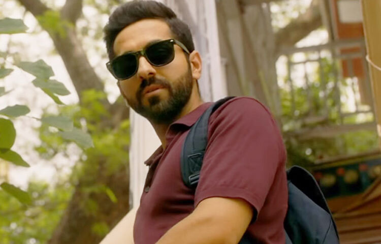 ‘আন্ধাধুন’-এ অন্ধ পিয়ানোবাদকের ভূমিকায় থ্রিলার জগতে অনন্য উপস্থিতি।