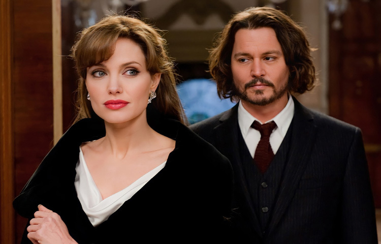 ‘মিস্টার অ্যান্ড মিসেস স্মিথ’, ‘ওয়ান্টেড’, ‘সল্ট’, ‘ম্যালিফিসেন্ট’, ‘চেইঞ্জলিং’, ‘অ্যা মাইটি হার্ট’-এমন বহু জনপ্রিয় ও সমালোচকপ্রিয় ছবিতে অভিনয় করে নিজের জায়গা পোক্ত করে নেন তিনি।