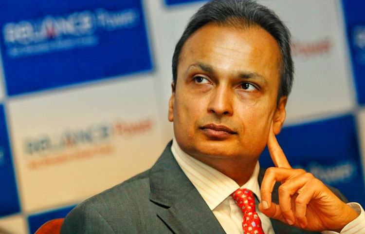 তার সামাজিক দায়বদ্ধতাও ব্যাপক। শিক্ষা, স্বাস্থ্য এবং সমাজসেবার ক্ষেত্রে তিনি নানা দানে সক্রিয়। বিভিন্ন দাতব্য কার্যক্রমে তার অবদান গুরুত্বপূর্ণ।