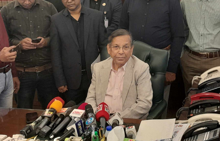 বিএনপি চেয়ারপারসন খালেদা জিয়ার দণ্ড স্থগিত করে মুক্তির মেয়াদ বৃদ্ধি ও বিদেশে নিয়ে চিকিৎসার আবেদনের বিষয়ে ১৯ মার্চ সিদ্ধান্ত দেওয়া হবে বলে জানিয়েছেন আইন, বিচার ও সংসদবিষয়ক মন্ত্রী আনিসুল হক। ছবি: মাসুদ রানা