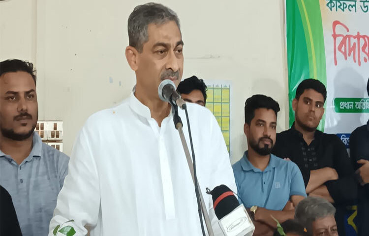 বিএনপির যুগ্ম-মহাসচিব শহীদ উদ্দিন চৌধুরী এ্যানি বলেছেন, ১ জুলাই থেকে ৫ আগস্ট পর্যন্ত আমরা মাঠে সরব থাকবো। আমরা জানান দেবো ফ্যাসিবাদের জায়গা আর বাংলাদেশে হবে না। ফ্যাসিবাদের মৃত্যু হয়েছে। ফ্যাসিবাদের দাফন হয়েছে। ছবি: কাজল কায়েস