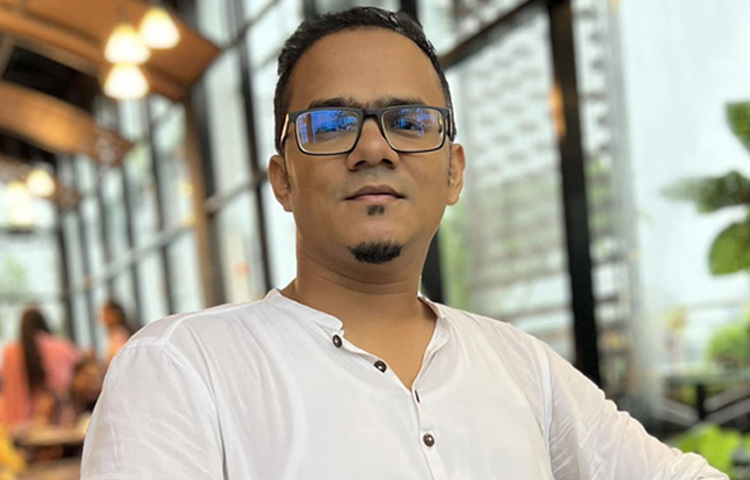 ২০১০ সালে প্রথম নির্মাণ করেন ওয়ান্টেড।