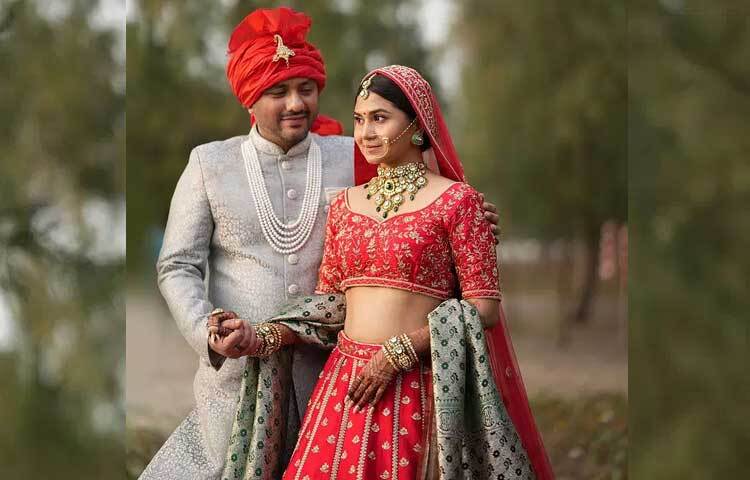 ১৪ ফেব্রুয়ারি সৈয়দ রিফাত নাওঈদ হোসেনকে বিয়ে করেন অভিনেত্রী অর্চিতা স্পর্শিয়া।